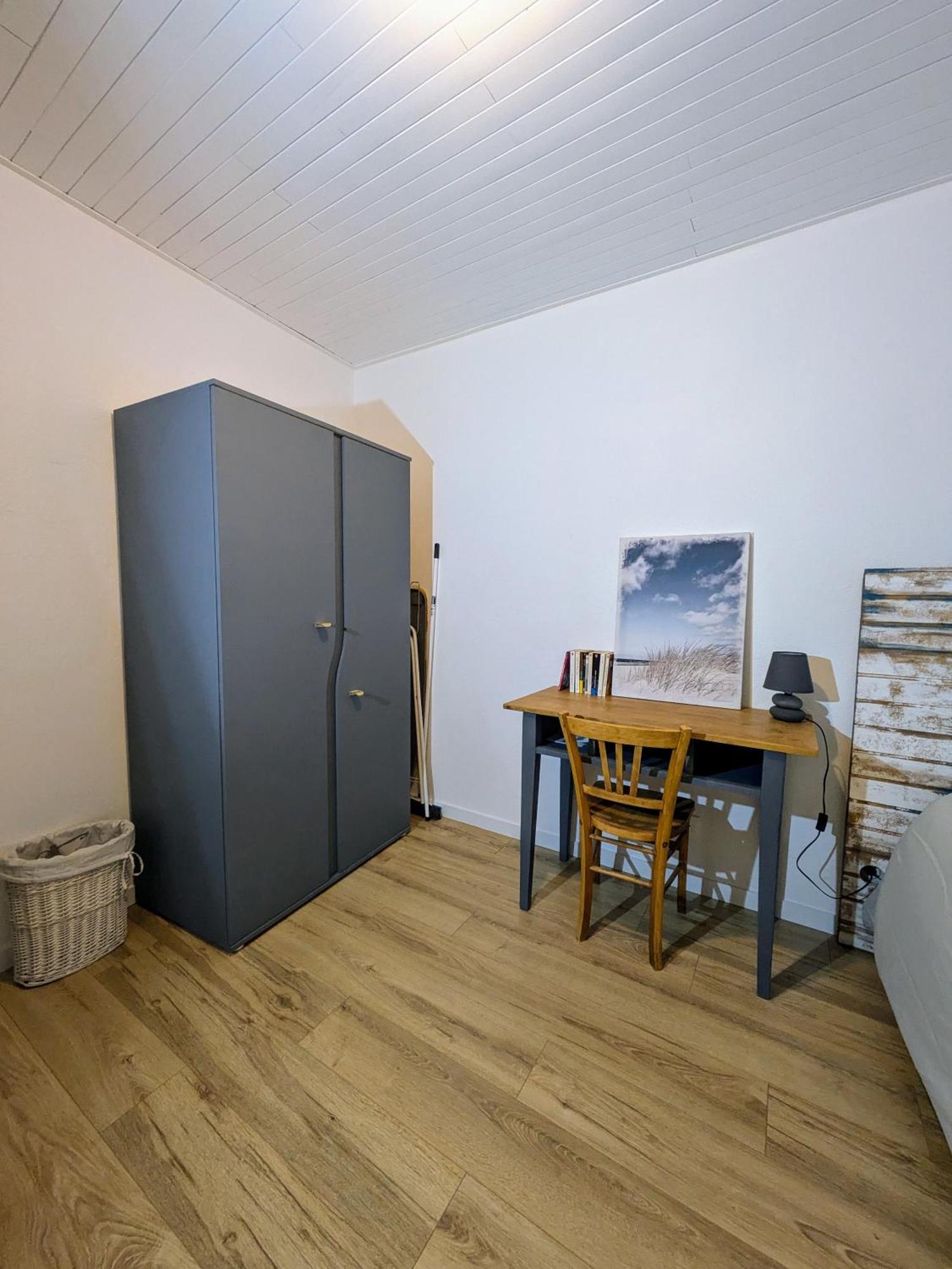 Sous La Tour Poligny (Jura) Exterior foto