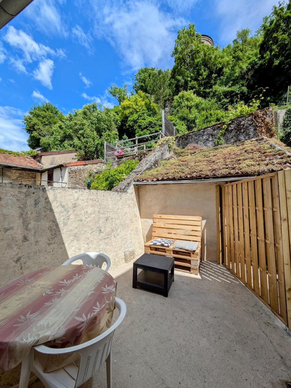 Sous La Tour Poligny (Jura) Exterior foto